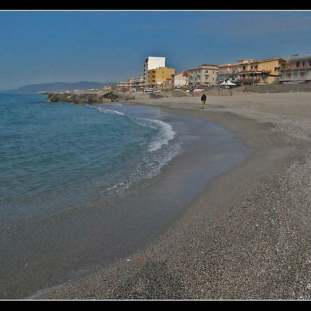 Ferienwohnung Relax Due Passi Dal Mare Spadafora Exterior foto